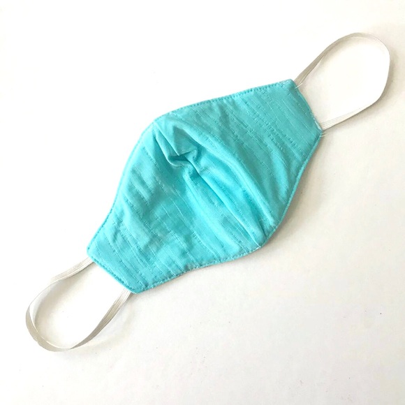 Cream/Gold Brocade Elegant Mask - Picture 3 of 4